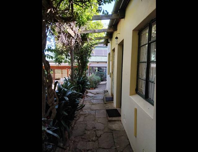 2 BEDROOM PROPERTY TO RENT IN WEST HILL